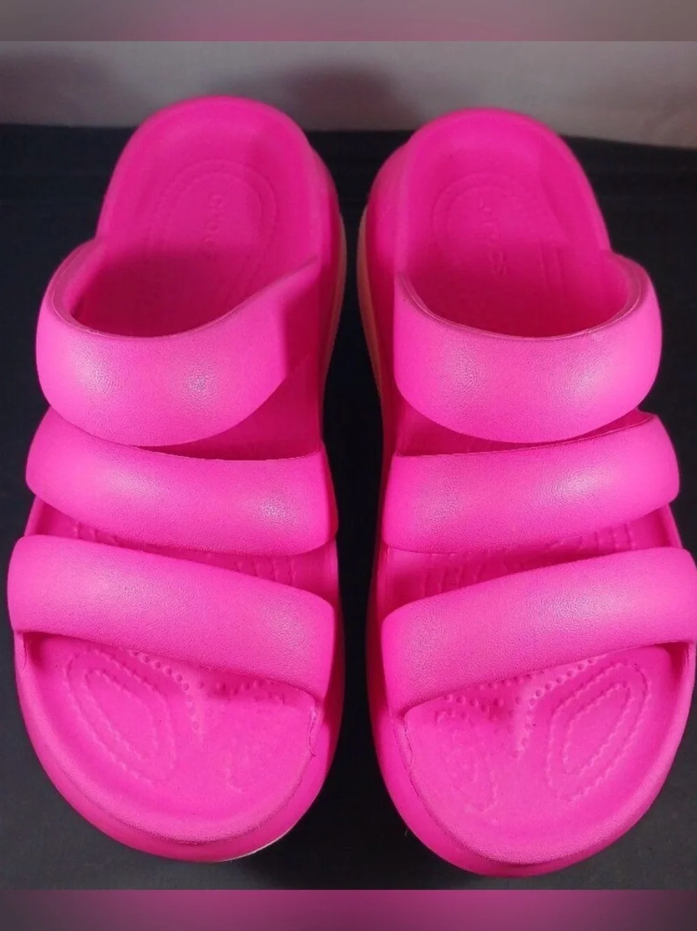 CROCS “Mega Crush Triple Strap” sandal in hot PINK CRUSH,  Size 7 *(read) wedge
